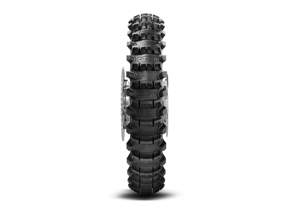 Pirelli Scorpion MX Soft – čelný pohľad – katalógové vyobrazenie; fotografia nepotvrdzuje konkrétny rozmer ani DOT. Ráfik nie je súčasťou produktu.