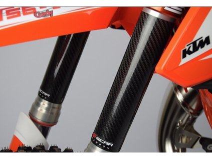 SCAR Samolepiace chrániče rúr tlmičov – Carbon, 220 × 45 mm (malé Motocykle)