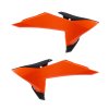 POLISPORT Kryty chladičov KTM SX/SXF/XC/XC-F 125/150/250/350/450 '25-'26; EXC/EXC-F/XC-W 125/150/250/350/450 '26 oranžové/čierne